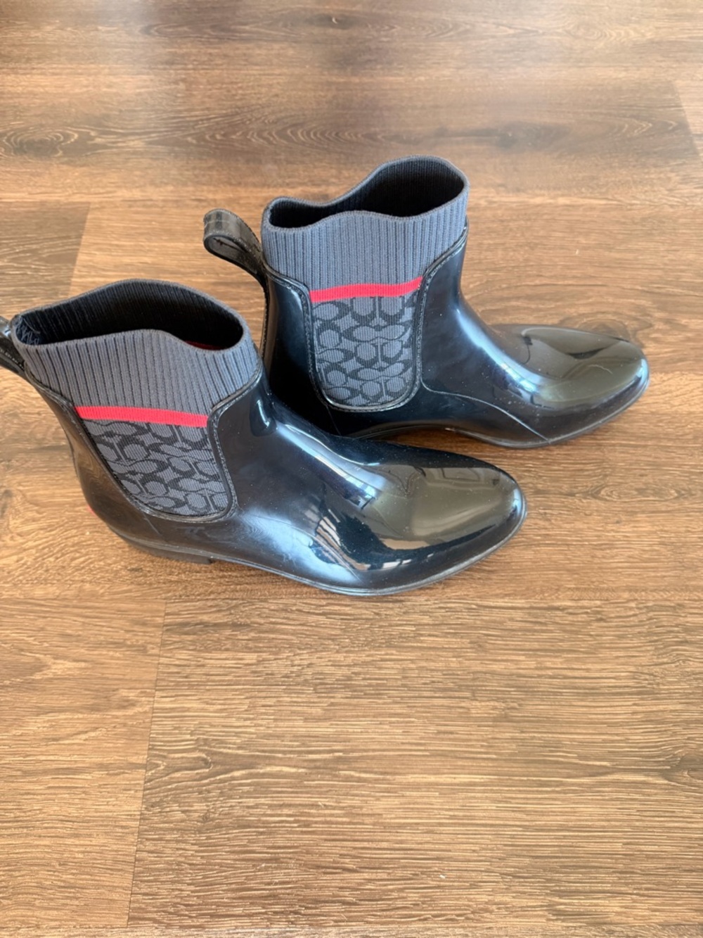 Coach Black Glossy Chelsea Rain Boot with Red Accent Sz 10 - Picture 2 of 7